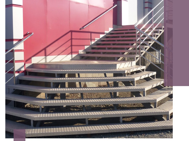 Лестницы для магазина в Борисоглебске — изготовление и монтаж