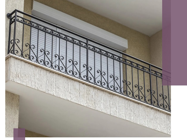 Балконные ограждения из металла и стекла в Борисоглебске для домов