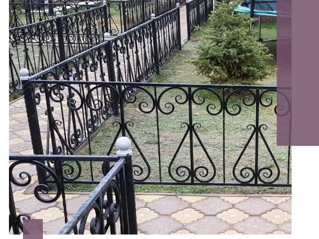 Кованые газонные ограждения под ключ в Борисоглебске